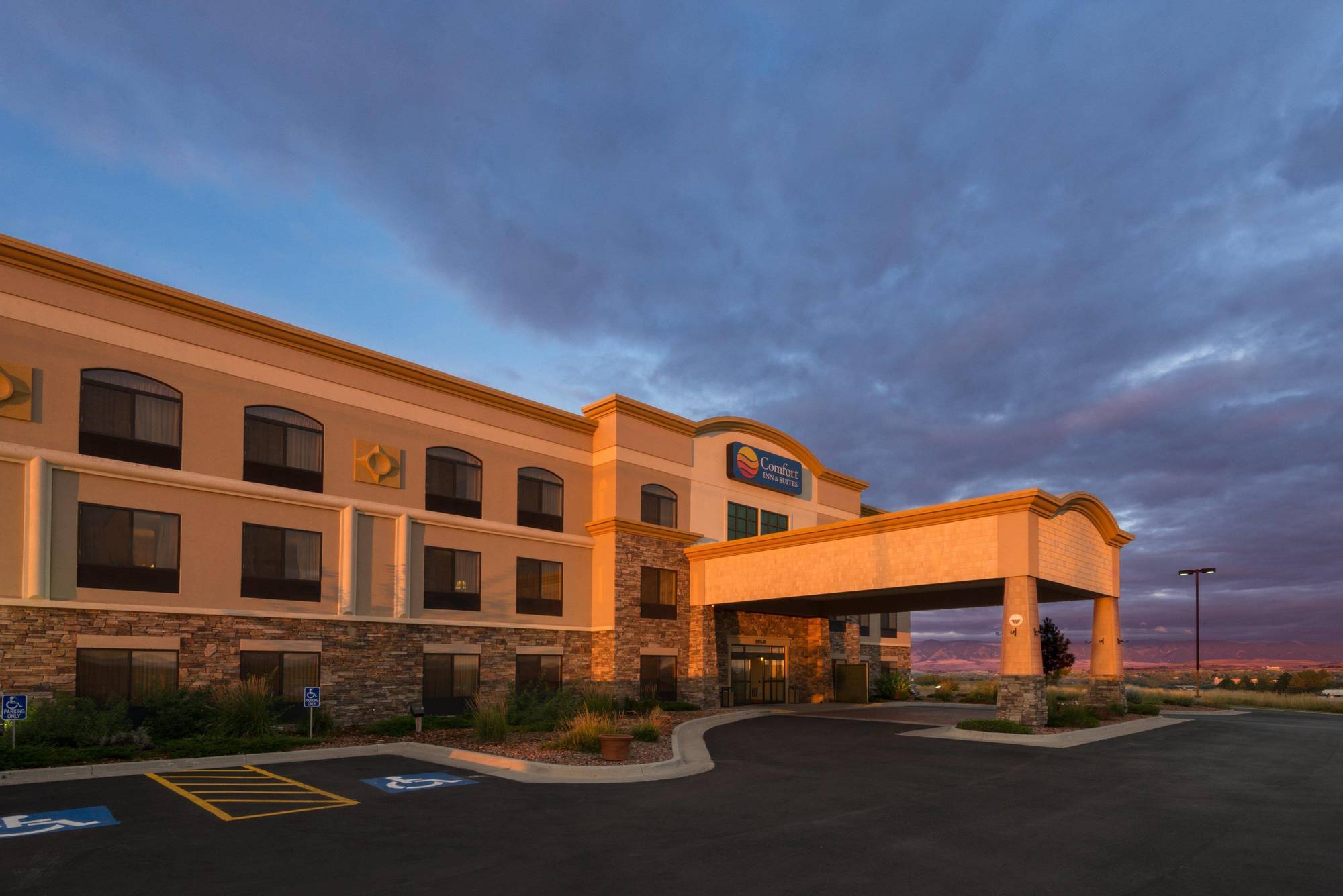 Comfort Inn & Suites Шеридан Экстерьер фото